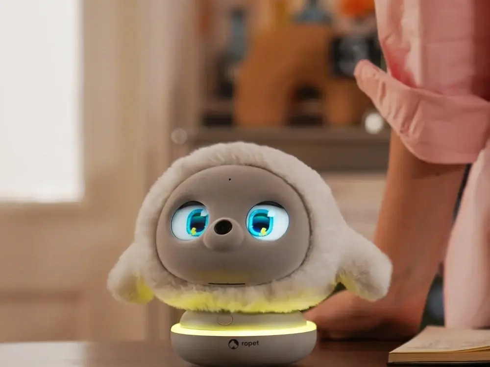 Ropet KAMOMO plush AI companion robot (Ropet company image)